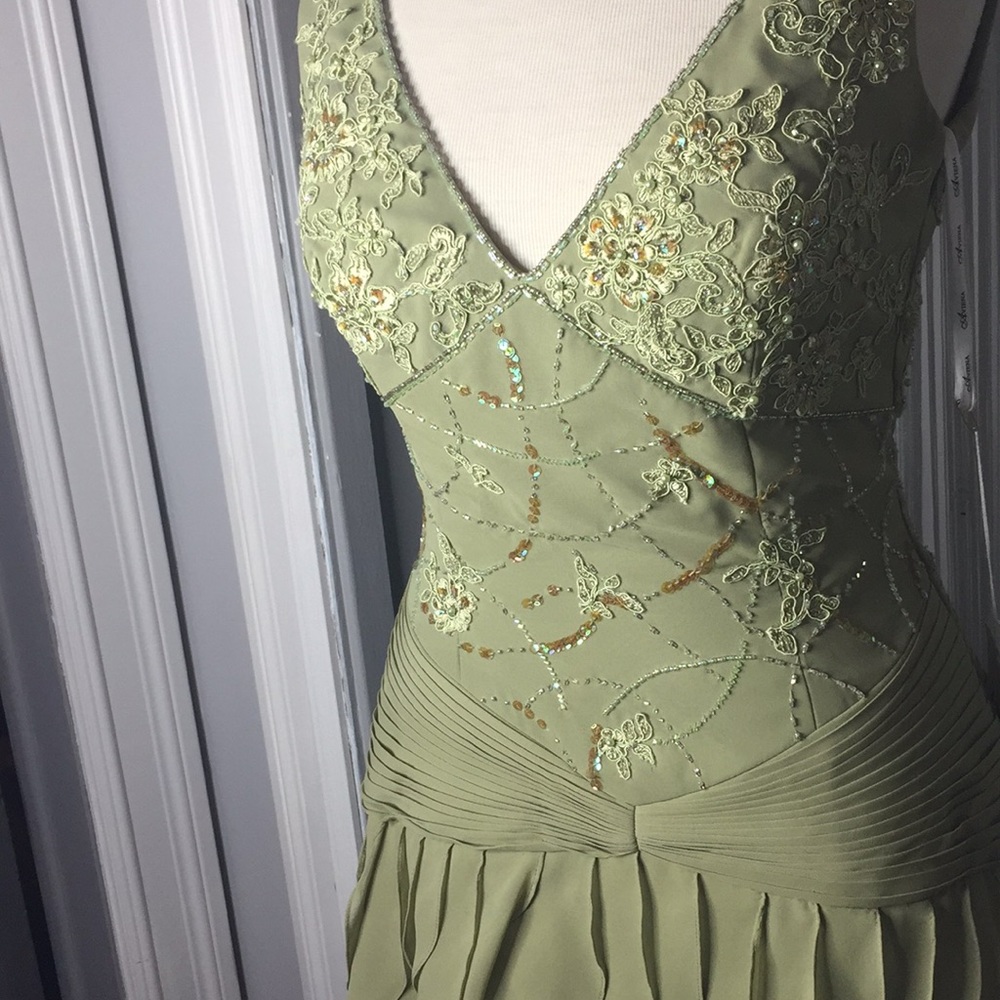Evening/Prom Gown - Picture 4 of 5